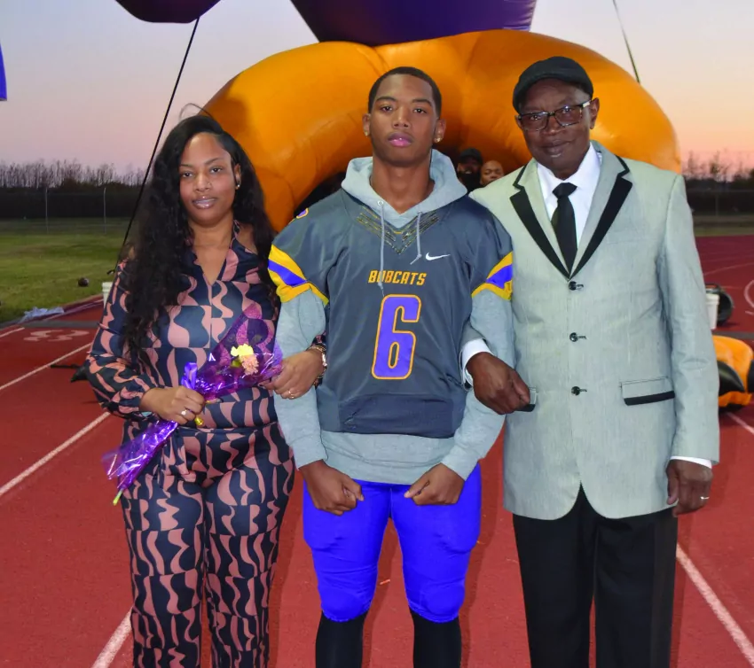 Dumas High School Senior Night 2023 recognizes football, band, cheer
